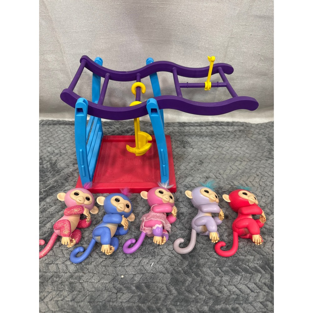 WowWee Fingerlings Interactive Baby Monkey Lot of 5 with Playground Jungle Gym‎